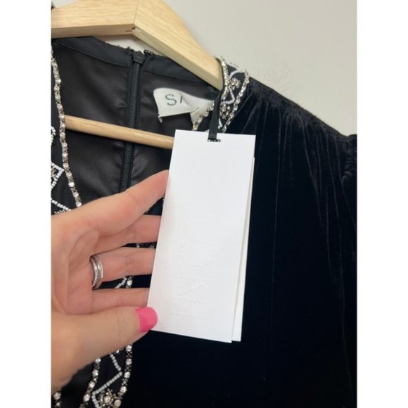 NWT Saloni Keyhole Tabitha Diamante Embroidery Velvet V-Neck Black Mini Dress - Picture 5 of 8